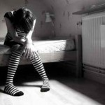 fille triste car non compatible avec son copain